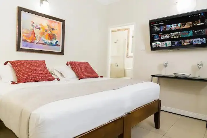 Serenity Gardens Living كينغستون