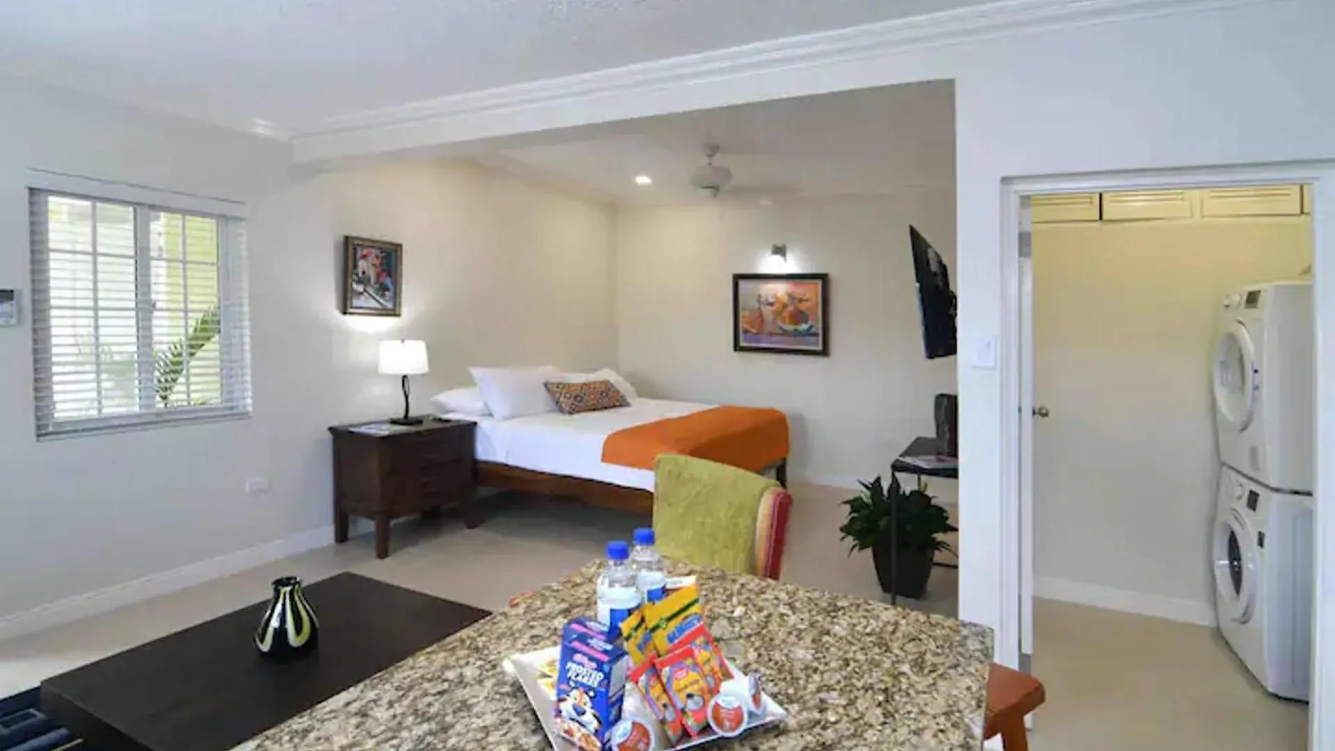 Serenity Gardens Living كينغستون شقة