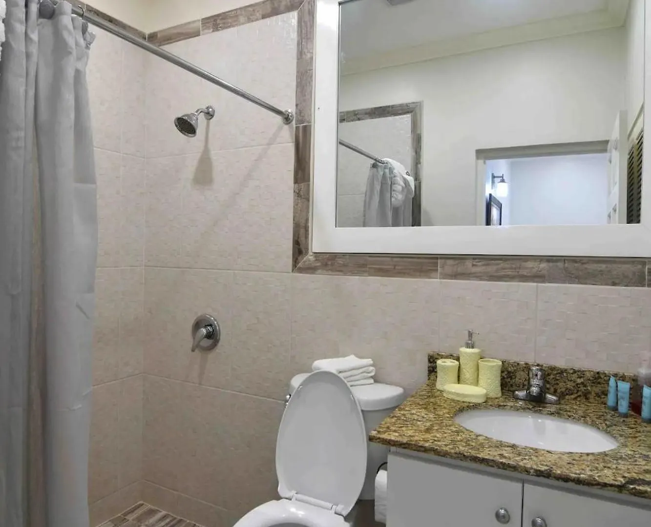 Апартаменты Serenity Gardens Living Кингстон Ямайка
